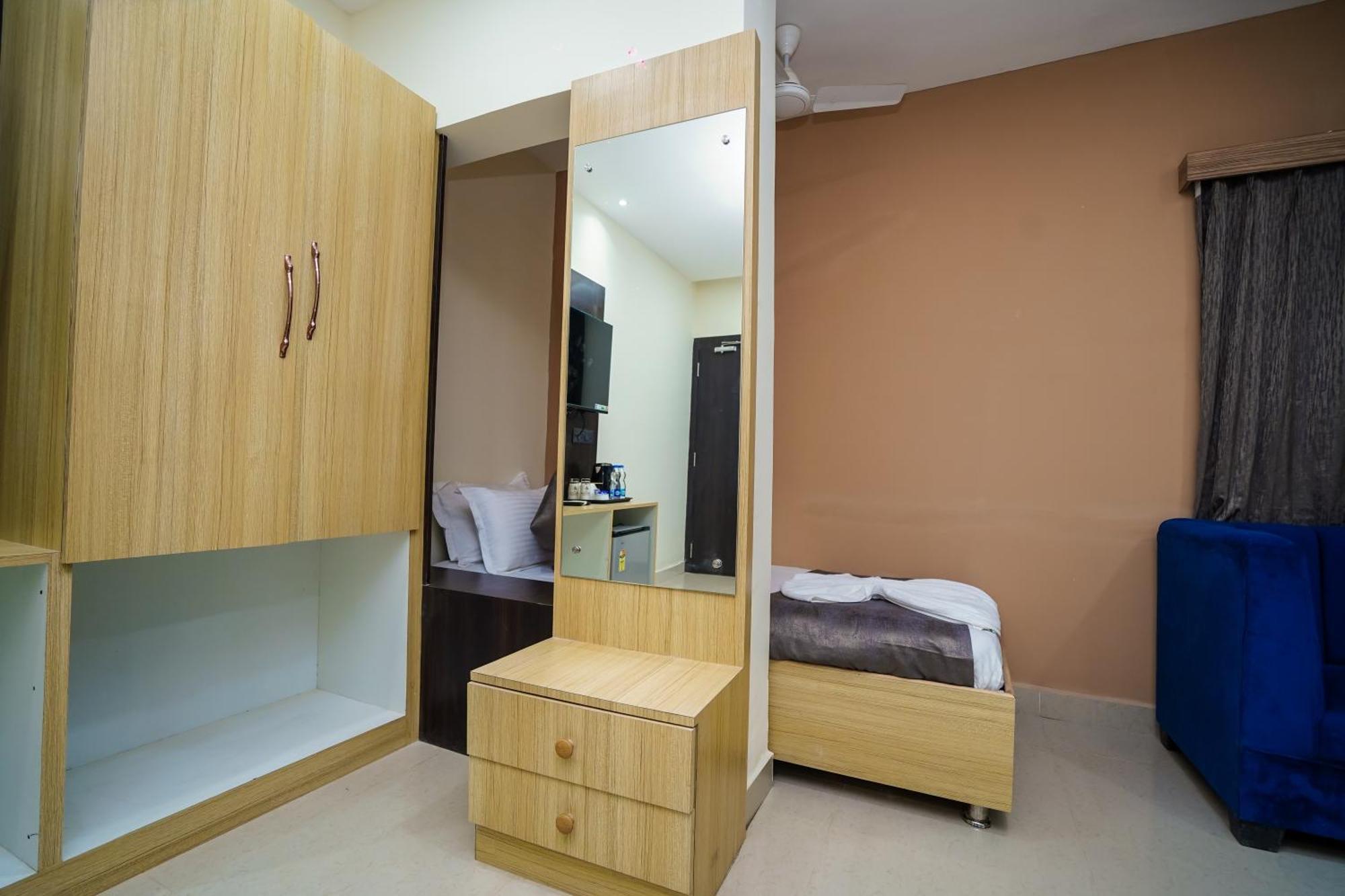 Hotel Middleton Nxt Bhubaneswar Bagian luar foto